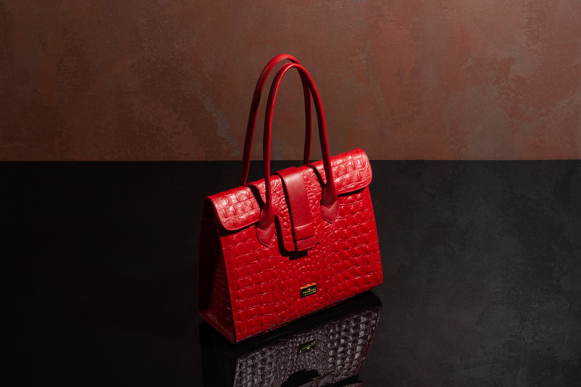 Crocodile Pattern Ladies Handbag Shoulder Bag at Rs 6999.00 | MVP Colony, |  Visakhapatnam| ID: 2851814164462